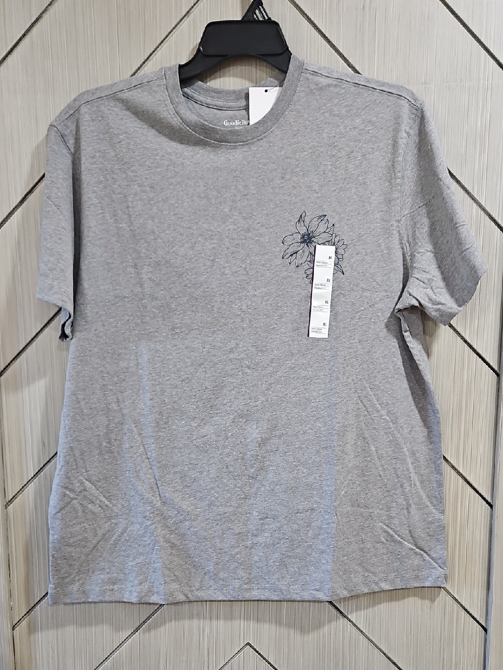 Goodfellow & Co Light Gray Short-Sleeve Tee with Floral Pocket Print